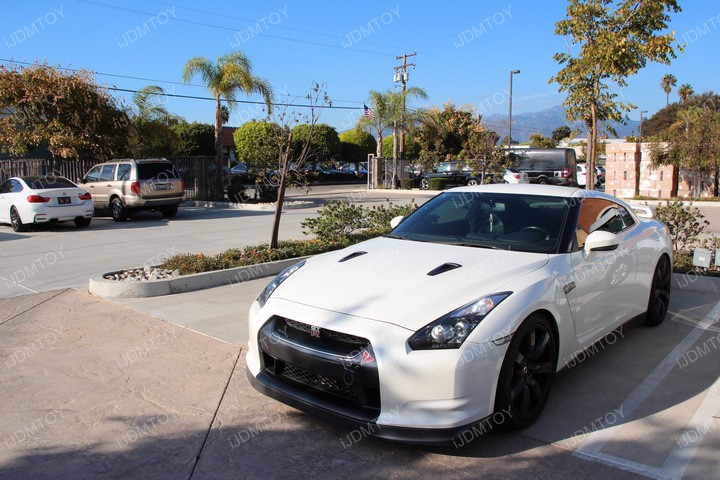 Nissan GT-R at the iJDMTOY Storefront